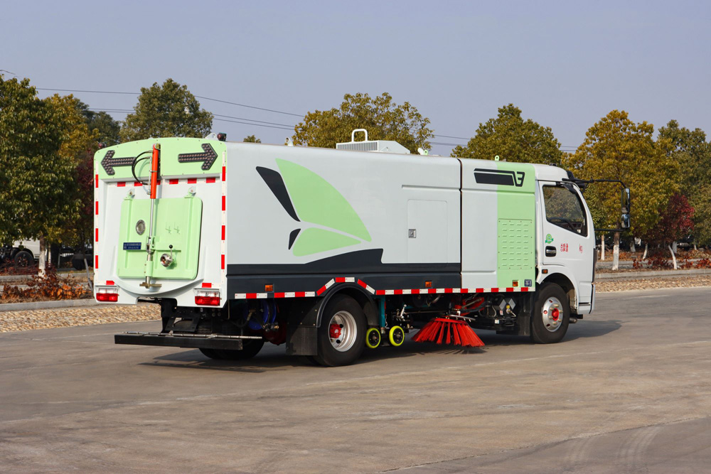 東風(fēng)凱普特10方純電動(dòng)洗掃車EV圖片4