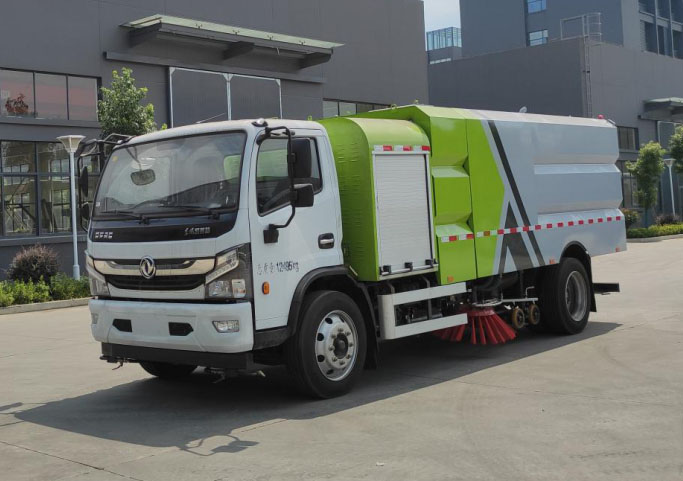 東風(fēng)凱普特型9方純電動(dòng)高端多功能洗掃車(chē)圖片3