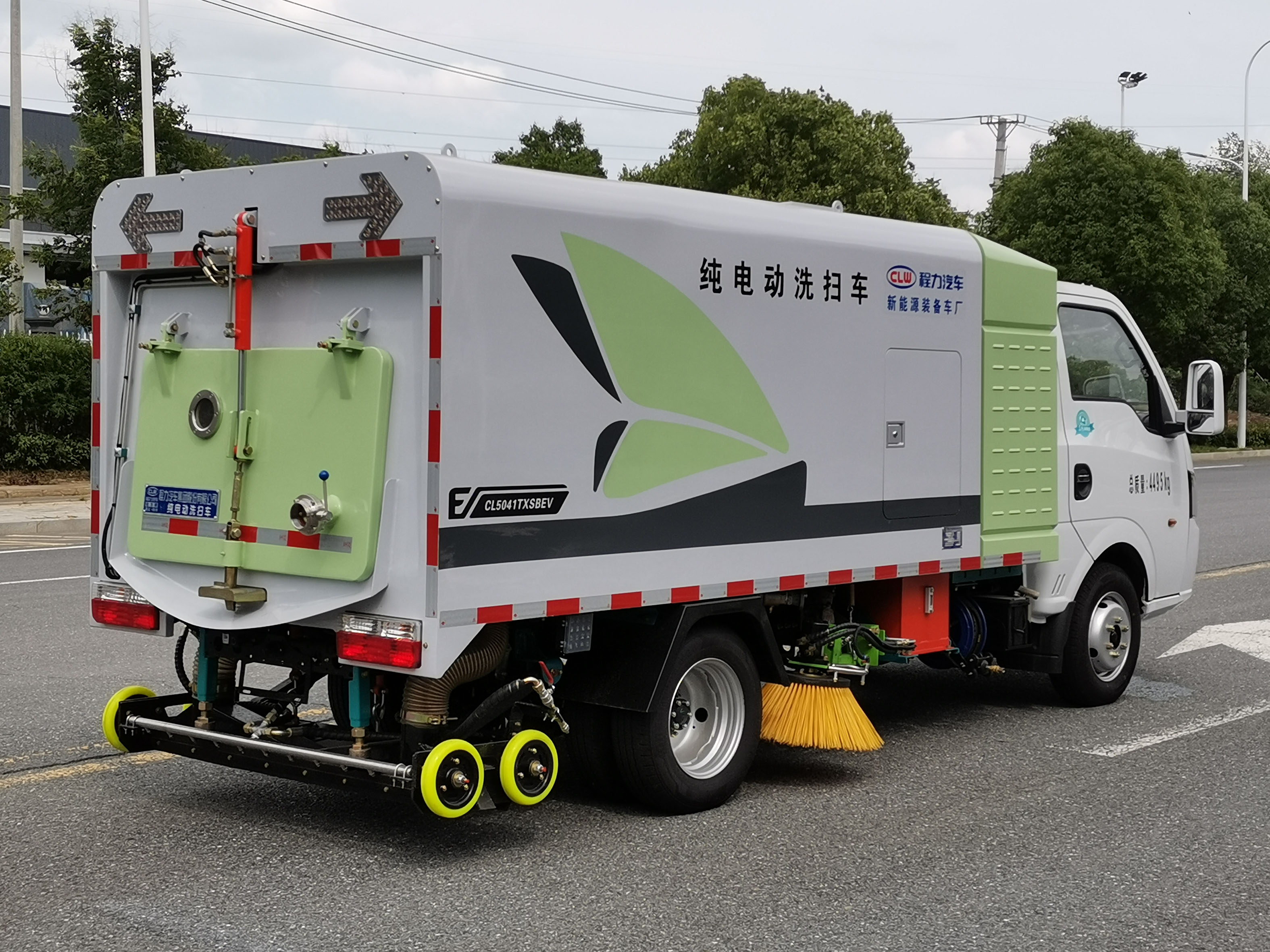 東風途逸純電動3.8方多功能洗掃車圖片4