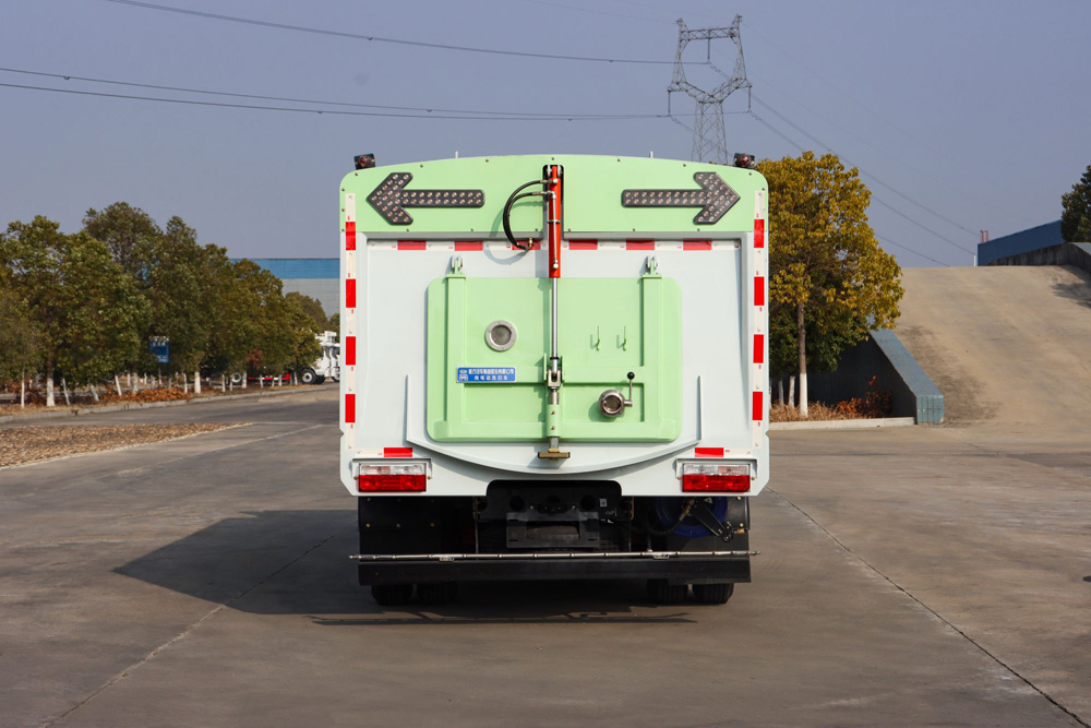 東風(fēng)凱普特10方純電動(dòng)洗掃車EV圖片5