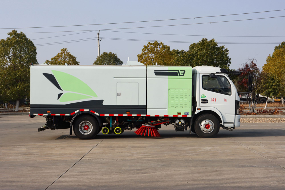 東風(fēng)凱普特10方純電動(dòng)洗掃車EV圖片3