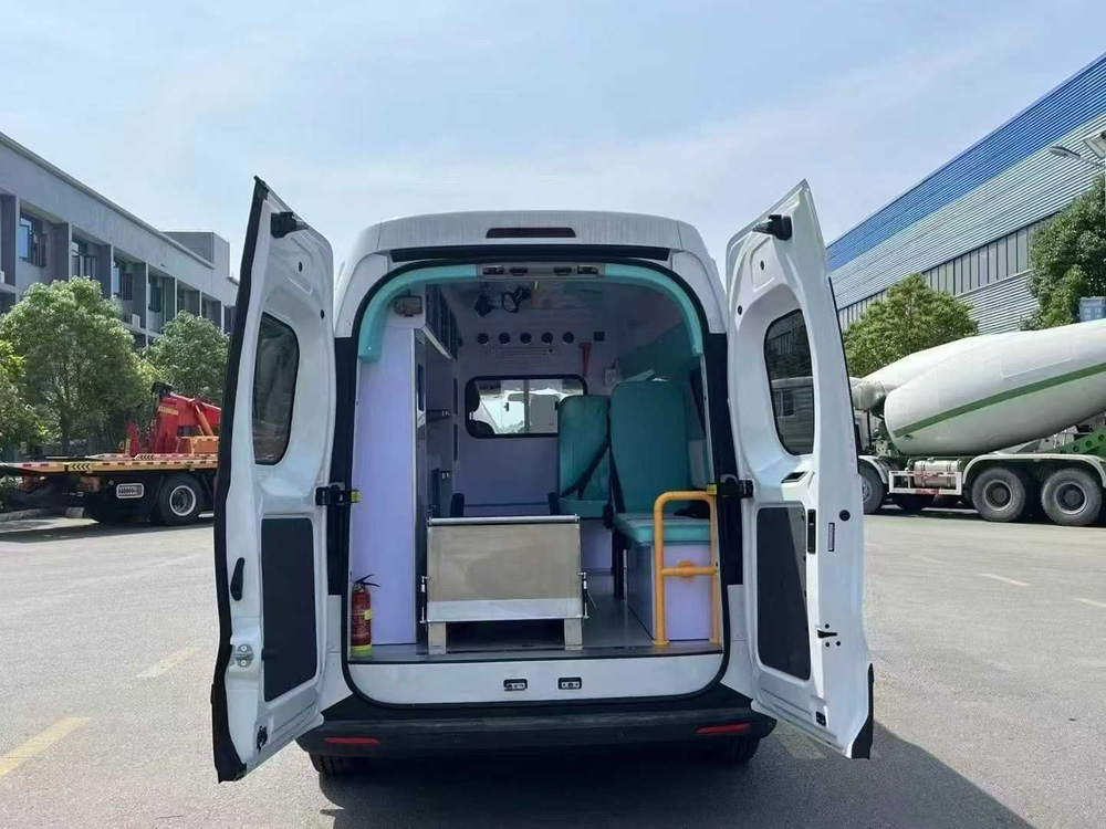 依維柯聚星純電動救護車,88.8度電，續(xù)航420公里，EV圖片5