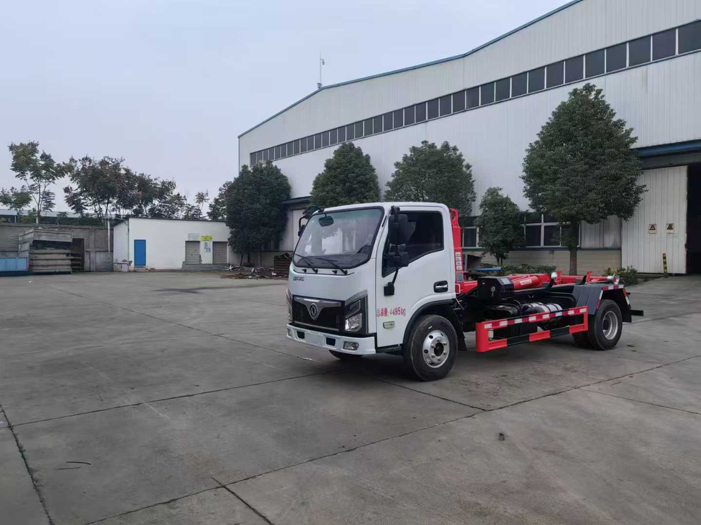 東風(fēng)福瑞卡車廂可卸式垃圾車圖片3