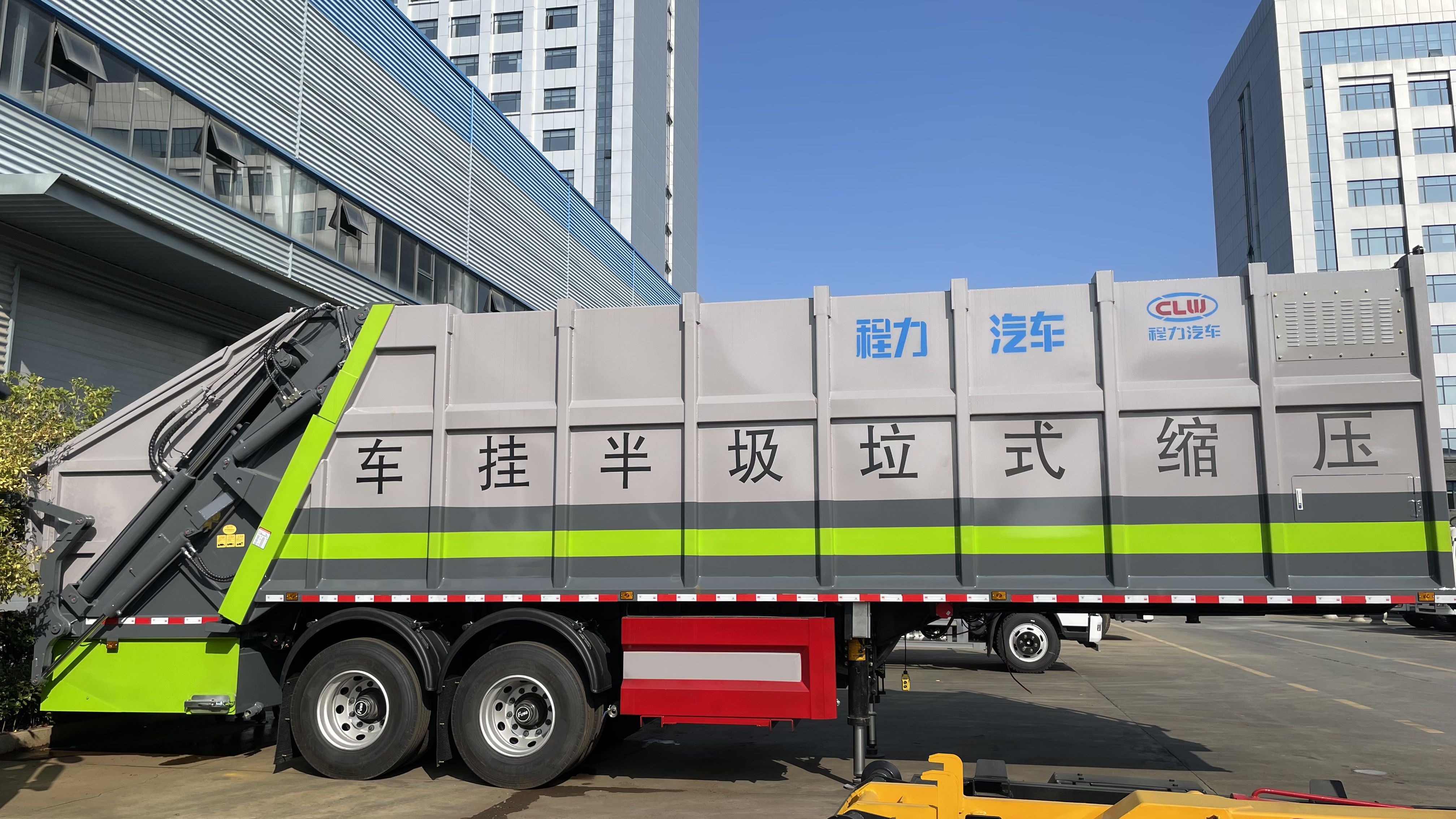 壓縮式半掛垃圾車(chē)移動(dòng)垃圾站圖片5