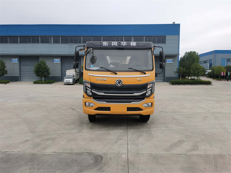 東風(fēng)華神5.65方標準型瀝青灑布車圖片2