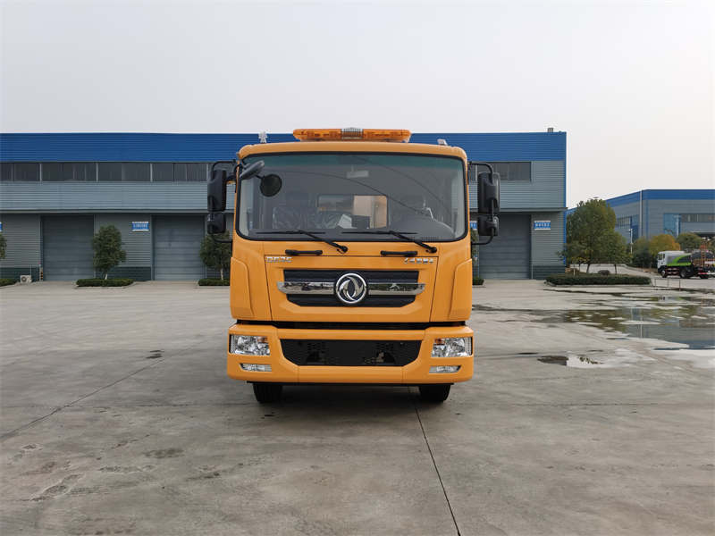 東風多利卡9方智能型瀝青灑布車圖片2