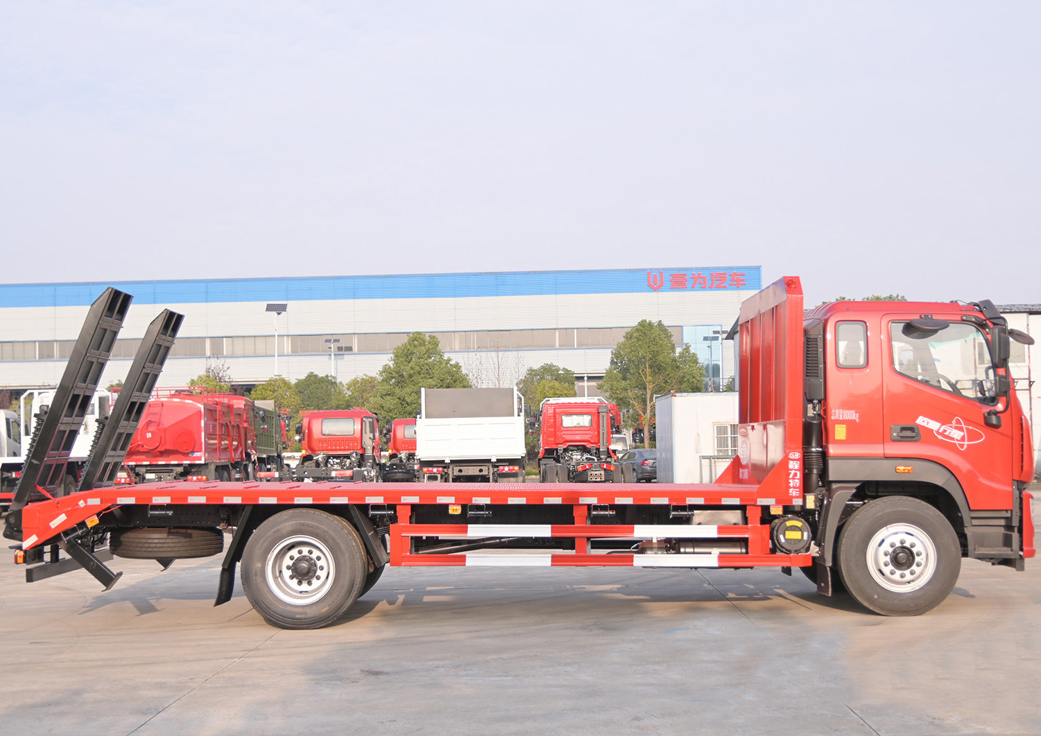 福田歐曼行星單橋平板運(yùn)輸車清障車，可拉10-16噸圖片3