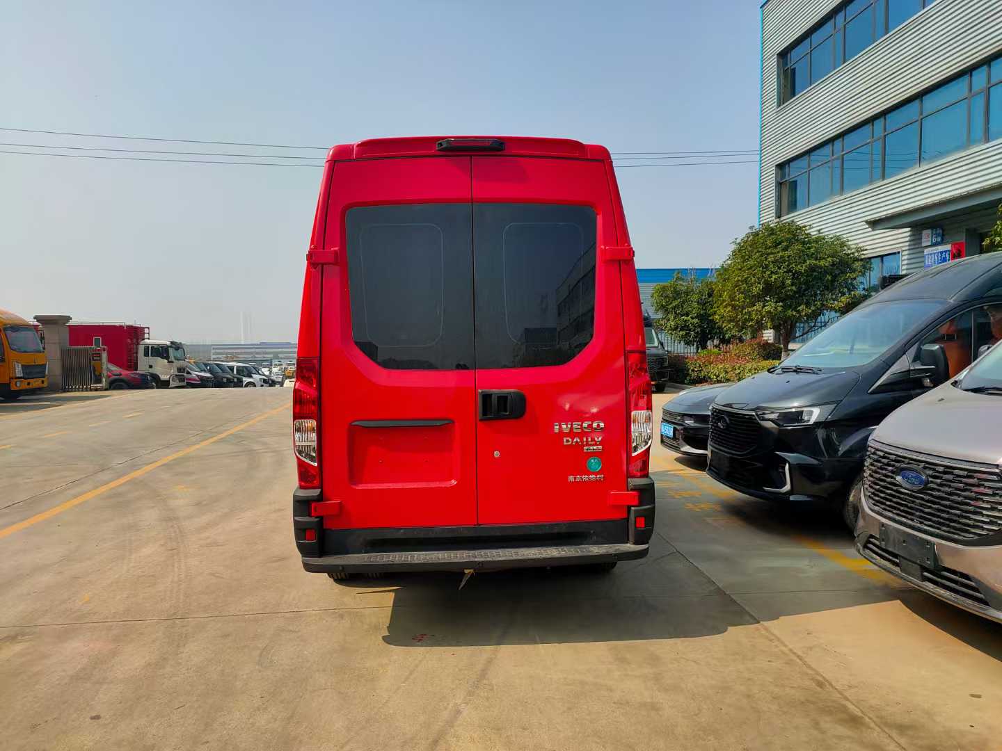 IVECO依維柯多功能搶險(xiǎn)車(chē)工程救險(xiǎn)圖片5