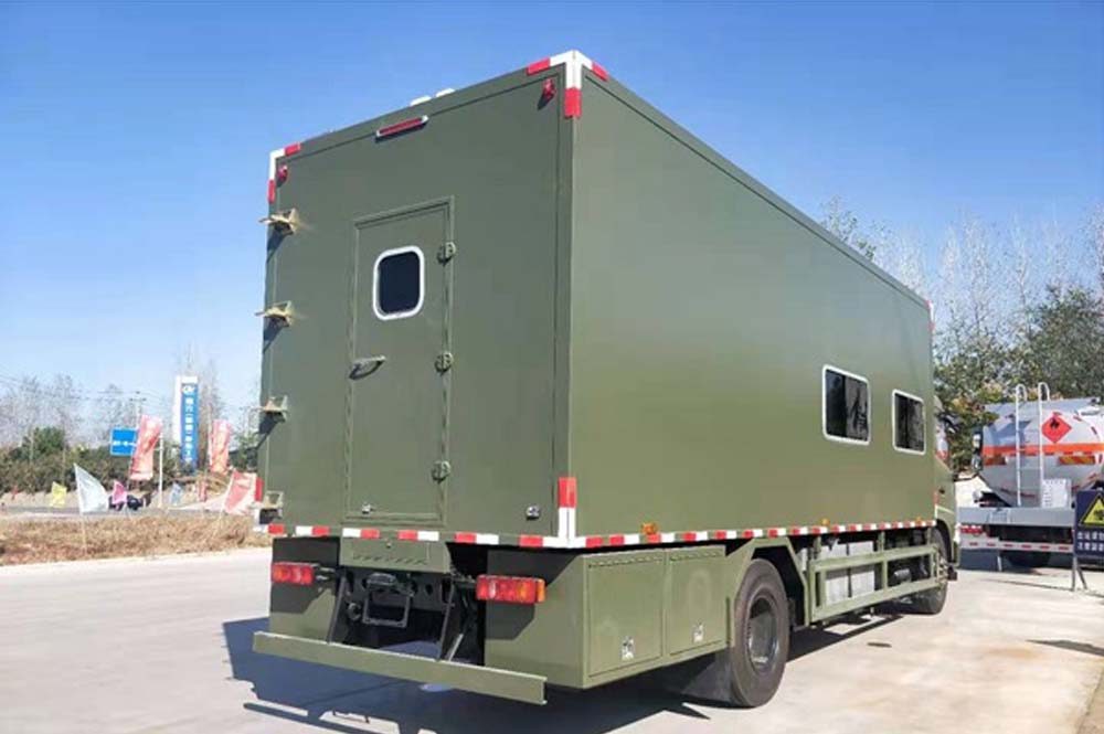 東風(fēng)天錦宿營(yíng)車(chē)圖片3